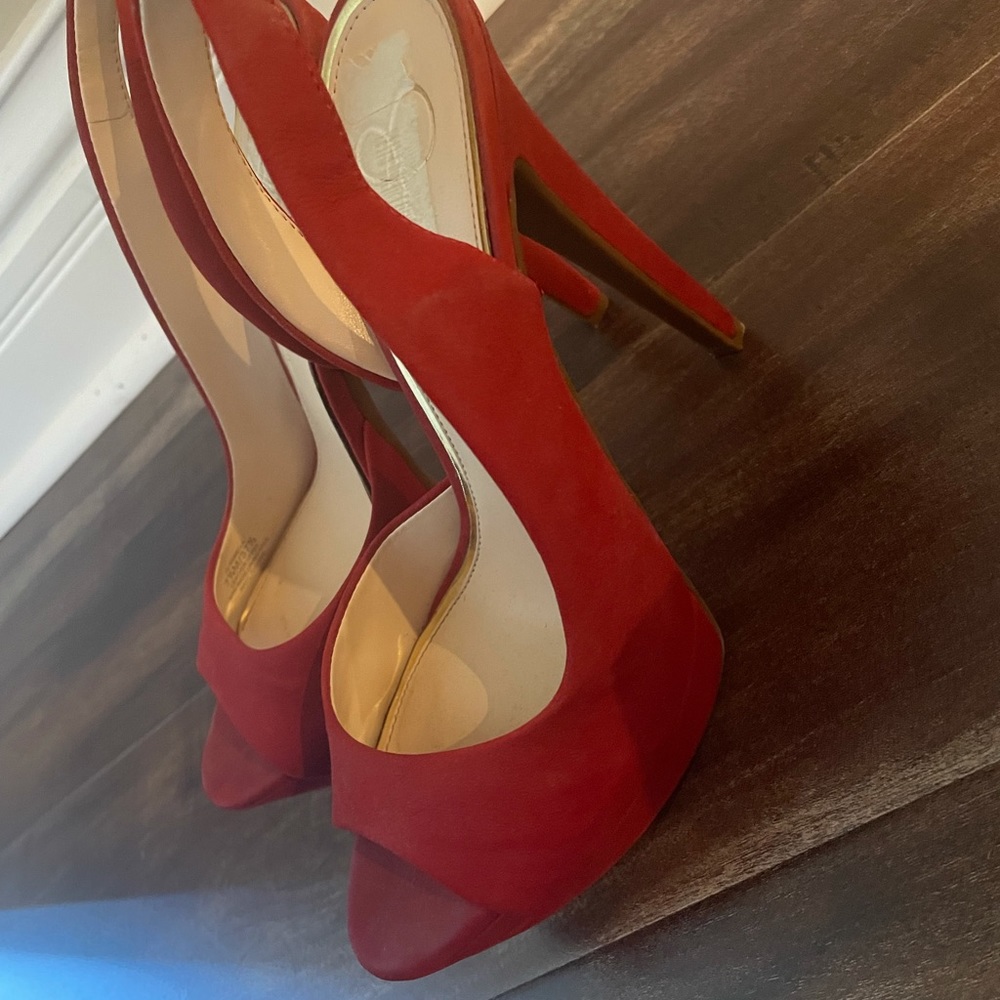 Red velvet high heels and pump - Picture 2 of 4